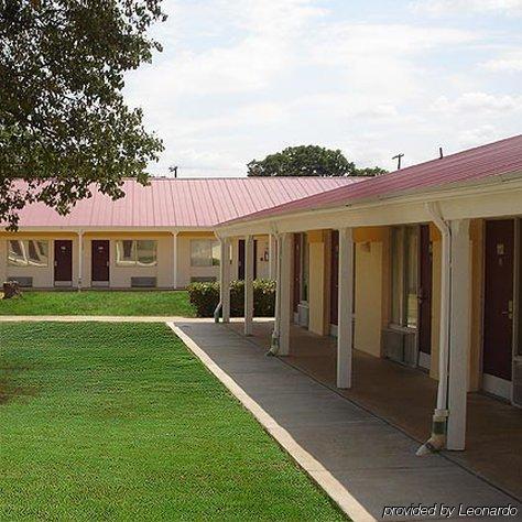 Value Lodge Brownwood Exterior photo